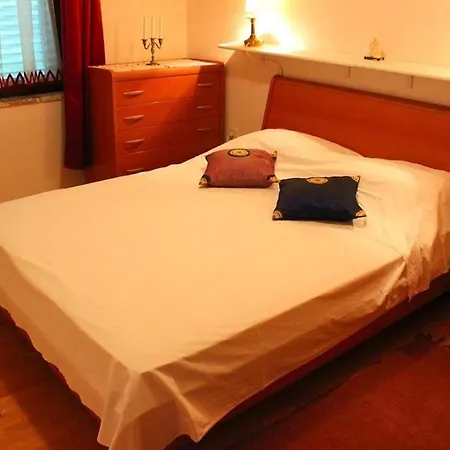 In Porec/istrien 10378 Apartment *